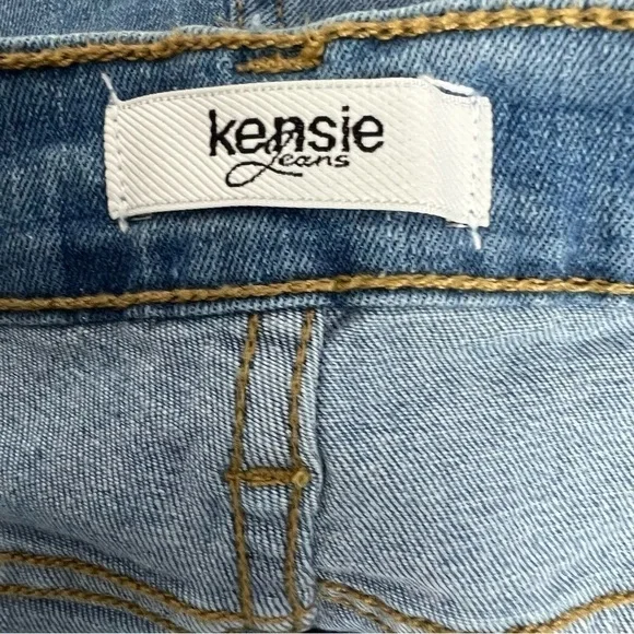 NWT KENSIE Jeans Women’s Bermuda Blue Jean Shorts Sz 6/28 Medium Wash Distressed - Picture 3 of 14